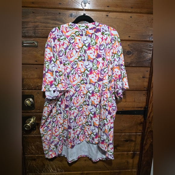 Liz & Me Colorful Short Sleeve Top - Picture 5 of 7